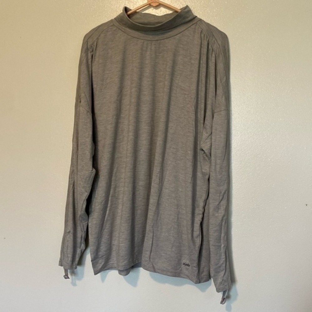 Zuda Light Grey Mock Neck Long Sleeve Active Shirt drawcord stretch med and lg